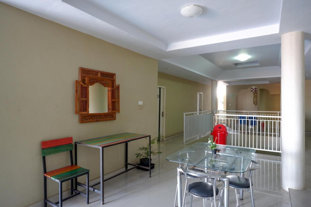 Готель Reddoorz Syariah At Jalan Jenderal Sudirman Palopo Екстер'єр фото
